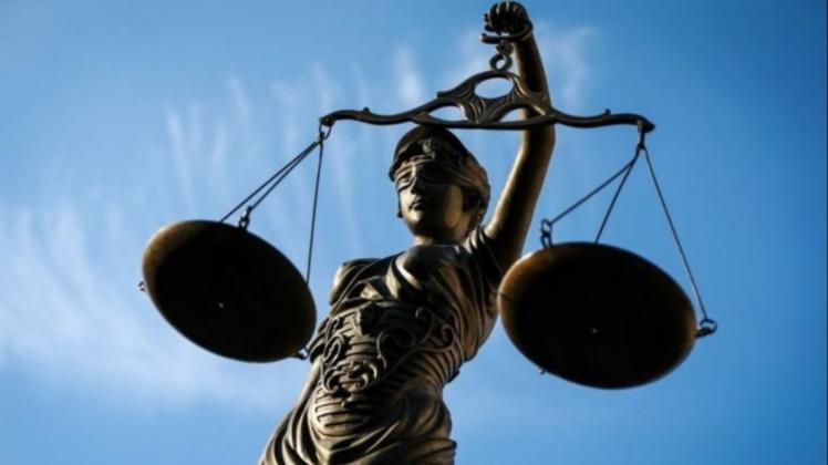 Das Urteil: siebeneinhalb Jahre wegen versuchten Totschlags in Tateinheit mit gefährlicher Körperverletzung Das Urteil: siebeneinhalb Jahre wegen versuchten Totschlags in Tateinheit mit gefährlicher Körperverletzung
