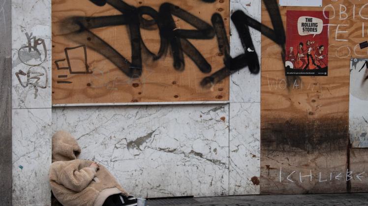 Obdachlose Frau in Frankfurt