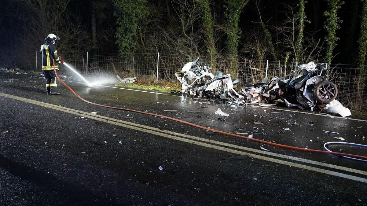 B51 Bei Ostercappeln: Autofahrer Stirbt Bei Unfall Mit Lkw | NOZ