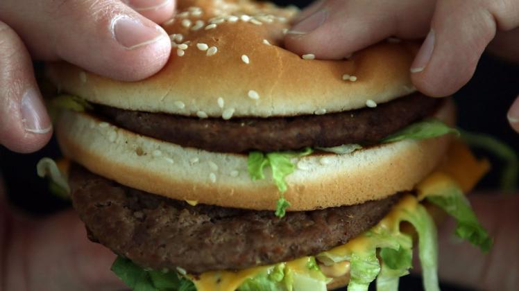 Der Big Mac gehört zu den Klassikern von McDonald&apos;s. In Bunde wird nun aber keine Filiale des Schnellrestaurants gebaut (Symbolbild).