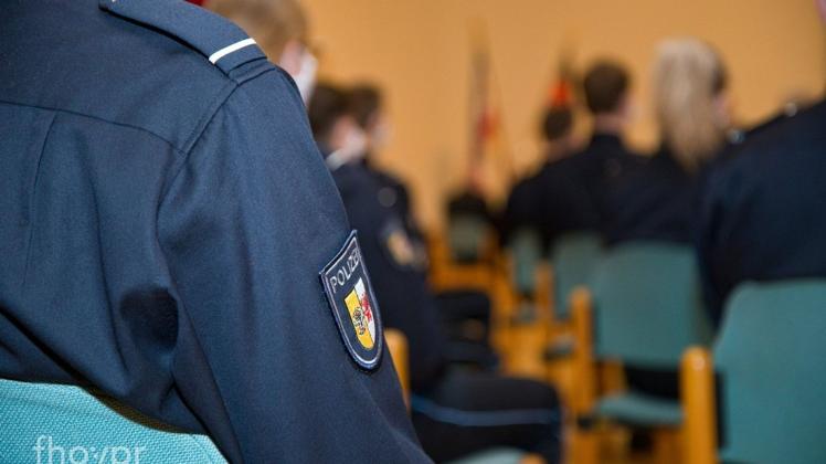Voraussichtlich 95 Männer und Frauen haben ihr Studium Polizeivollzugsdienst erfolgreich absolviert. Mit Nachprüfungen könnte die Zahl noch steigen.
