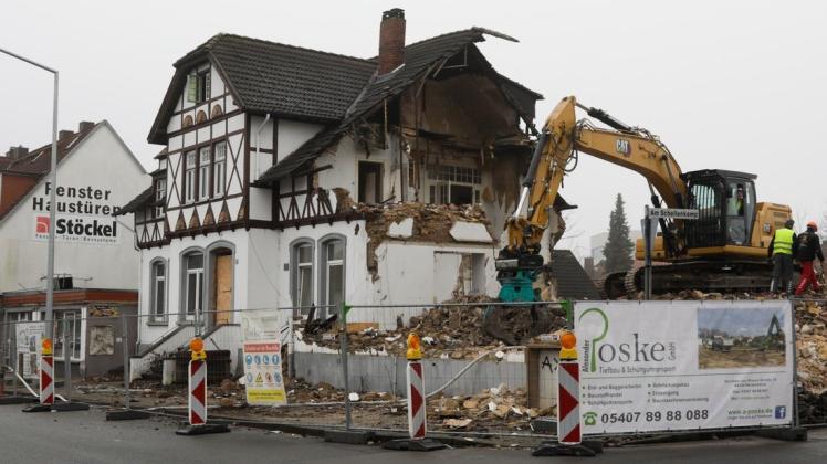 Es galt einmal als das schönste Haus an der Bramscher Straße: Das frühere Kaffeehaus Lindenhof wird abgerissen.