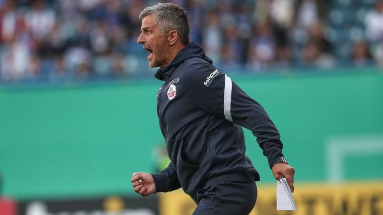 Coach Jens Härtel fordert vor dem Auswärtsspiel des FC Hansa Rostock am Sonnabend um 13.30 Uhr bei Holstein Kiel eine brutale Gier auf Tore.