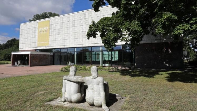 Die Kunsthalle wurde vor 51 Jahren als einziger Neubau eines Kunstmuseums in der DDR eröffnet. Das Gebäude wird derzeit umfassend saniert.