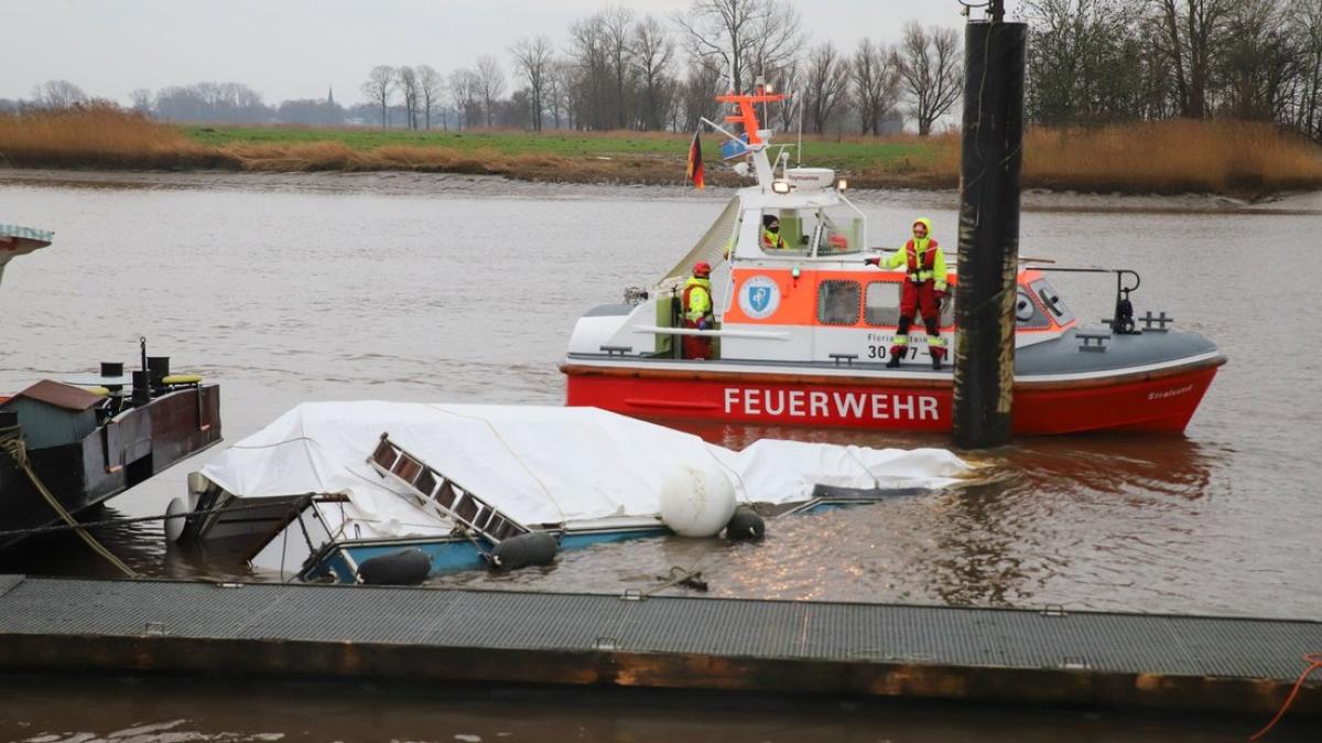 Motorboot „Nero“ Sinkt Im Wewelsflether Hafen | SHZ