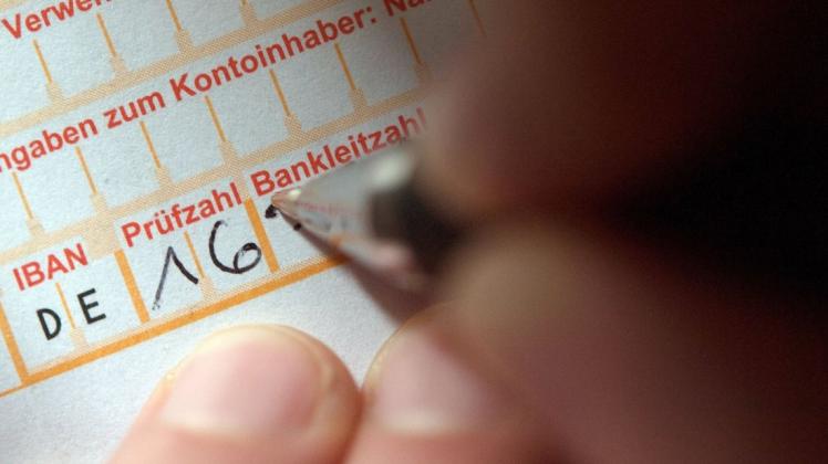 Die CSU fordert kostenlose Überweisungen von Rente, Miete und Versicherungen beim Girokonto für Rentner.