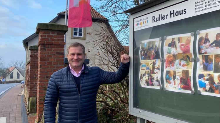 Der Wallenhorster Landtagsabgeordnete Guido Pott freut sich über die erneute finanzielle Unterstützung des Landes für das Ruller Haus.