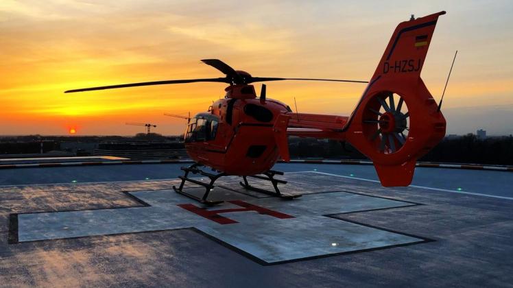 Rettungshubschrauber Christoph 34 auf dem Dach des Uniklinikums Lübeck. Die Flüge beschränken sich nicht auf den Landkreis Rostock.