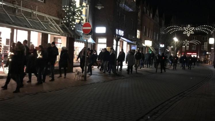 Am Montag vor Weihnachten zogen 150 Menschen durch Meppen – auch damals ohne Anmeldung bei der Stadt. Heute ist eine weitere Veranstaltung dieser Art geplant.