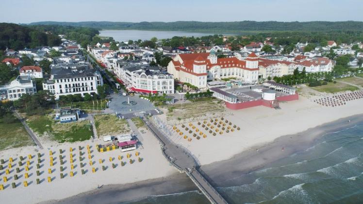 Vor allem in stark touristisch geprägten Orten wie Binz auf der Insel Rügen gibt es einen Mangel an bezahlbarem Wohnraum.