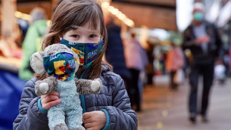 Hat die Politik die Bedürfnisse von Kindern in der Pandemie zu wenig im Blick? Das Deutsche Kinderhilfswerk übt scharfe Kritik: Für einen sicheren Schul- und Kitabetrieb würde zu wenig getan.