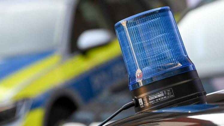 In Andervenne hat ein Mercedes-Fahrer beinahe einen Unfall gebaut. Die Polizei sucht Zeugen.

