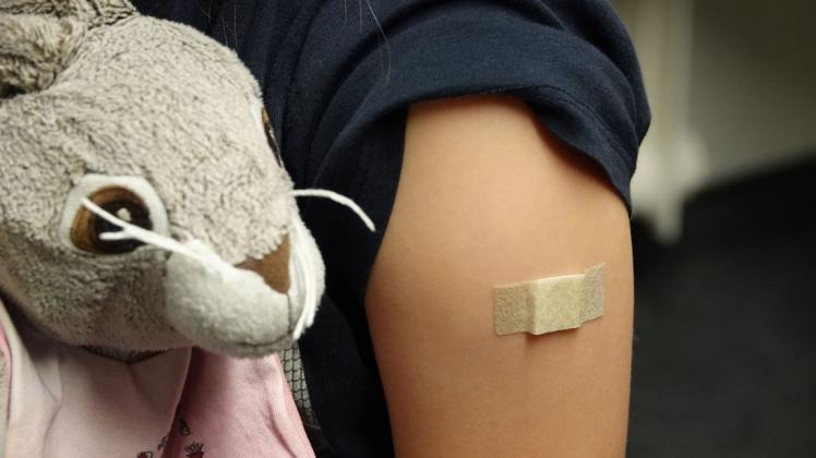 Auch alle Kinder sollten gemäß den STIKO-Empfehlungen geimpft werden, fordert Huppertz.