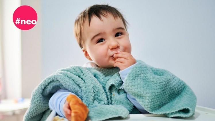 So ein Croissant ist doch viel leckerer als Gemüsebrei – doch auch beim "Baby-led Weaning" geht es um gesunde Ernährung.