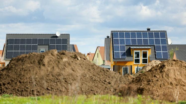 Das eigene Dach als Stromproduzent: Die Stuhrer Grünen wollen das für Neubauten zum Standard machen.