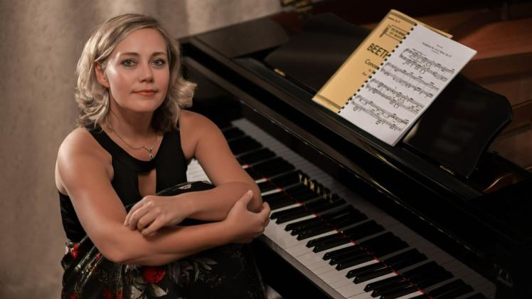 Sie ist am 6. Februar im großen Saal des Fürstenauer Schlosses zu Gast: die Pianistin Violina Petrychenko aus der Ukraine.