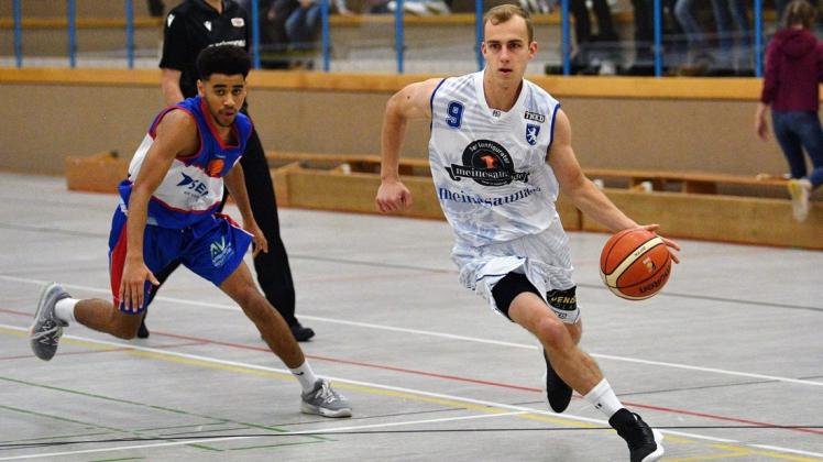 Kristaps Purplevics (mit Ball) steuerte sechs Punkte zum Merzener Sieg bei.