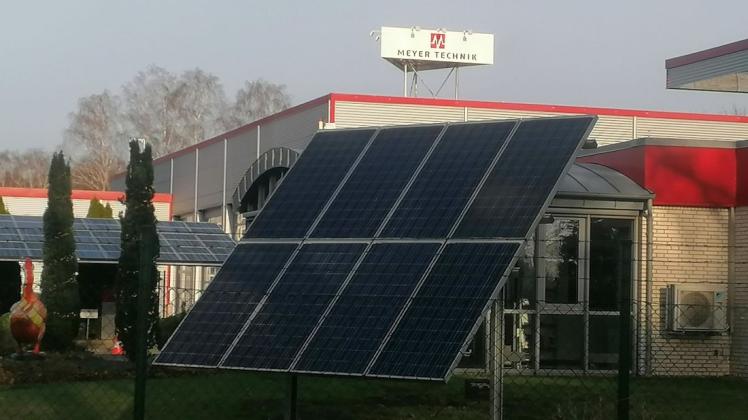 Bild vom Standort an der Straße Zur Straßenmeisterei: Auch im Bereich Solarenergie ist die Meyer-Technik-Gruppe aktiv.