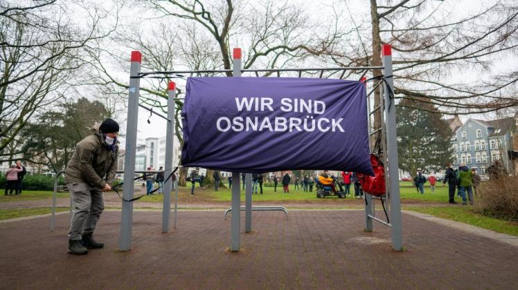 Coronavirus - Protest und Gegenprotest - Osnabrück "Wir sind Osnabrück": Beide Seiten der Corona-Demos behaupten, diese Aussage für sich beanspruchen zu können. Dabei bleibt es längst nicht immer sachlich.