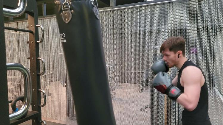 Lukas Ortmann arbeitet eigentlich im Fitnessstudio. Wenn es die Zeit zulässt, trainiert er selbst auch gerne einmal.
