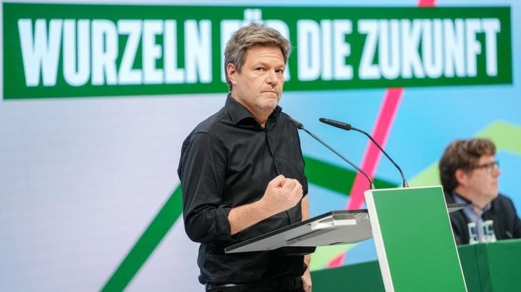 Wirtschafts- und Klimaschutzminister Robert Habeck (Grüne) will den Windkraft-Turbo zünden.
