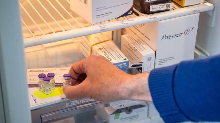 In einem Impfzentrum in Bayern ist abgelaufener Corona-Impfstoff vom Biontech gespritzt worden.