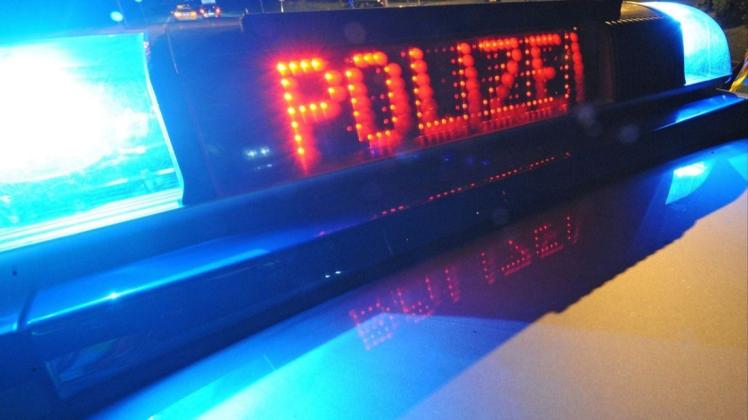In Belm ist ein Auto im Straßengraben gelandet. (Symbolfoto)