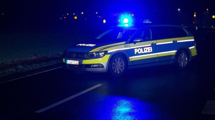In Papenburg ist in der Nacht zu Mittwoch ein Auto in den Mittelkanal gerutscht.