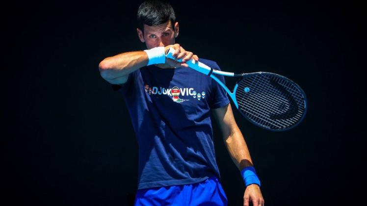 Novak Djokovic ist trotz Corona-Infektion zu einem Interview erschienen. Der Tennisstar hat auch falsche Angaben bei seinem Einreiseformular in Australien gemacht.