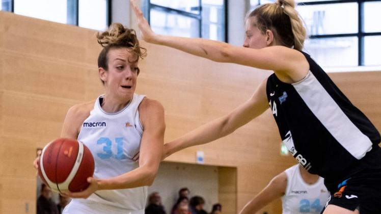 Verschafft den Bundesliga-Basketballerinnen Gehör bei der Liga: Die Ex-Osnabrückerin Britta Worms (links), die aktuell für die Capitol Bascats Düsseldorf spielt.