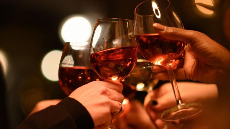 Nicht jeder Gast möchte Alkohol trinken – auch nicht nur ein Glas zum Anstoßen.