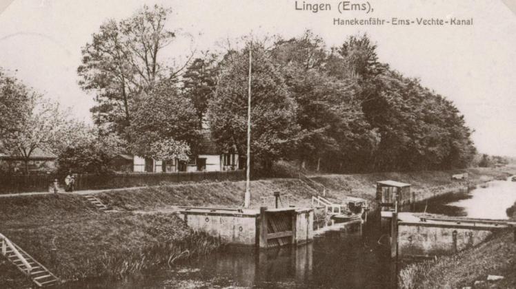 Am Ems-Vechte-Kanal bei Hanekenfähr arbeiteten französische Kriegsgefangene im Deutsch-Französischen Krieg. Das Foto entstand 1909.
