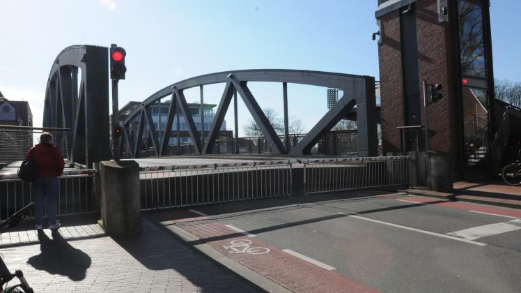 Das Wasserstraßen- und Schifffahrtsamt wird die Hubbrücke über die Hase in Meppen bald wieder probeweise heben. 