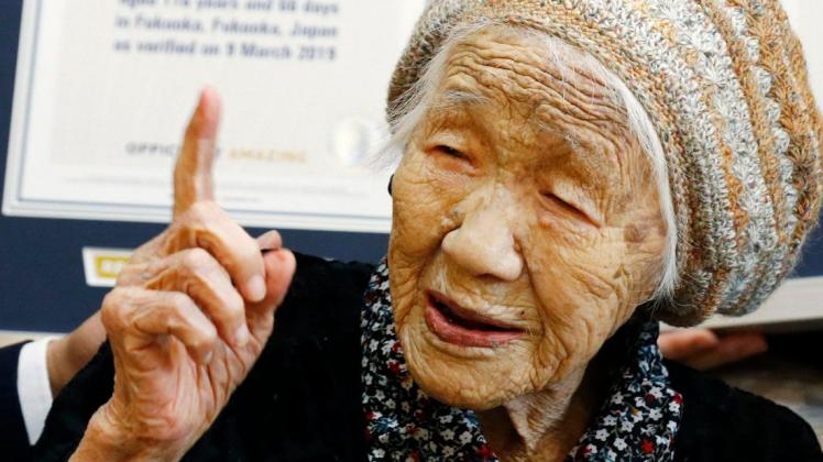 Kane Tanaka (hier 116 Jahre alt), solle die olympische Fackel in Japan tragen.