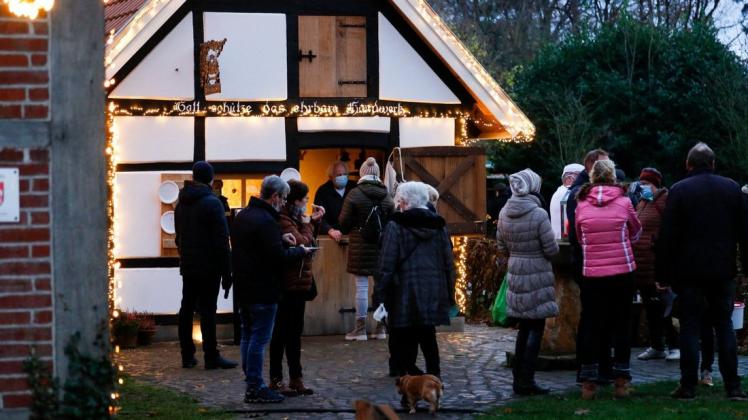 Die Weihnachtsaktion im Bürgerpark Schapen lockte Scharen von Besucher an.