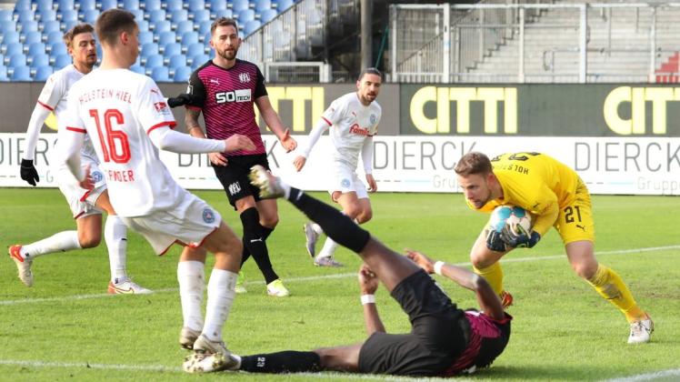 Über weite Strecken behauptete sich der VfL Osnabrück gegen Holstein Kiel. Aber im letzten Drittel des Testspiels fiel die Bastion.