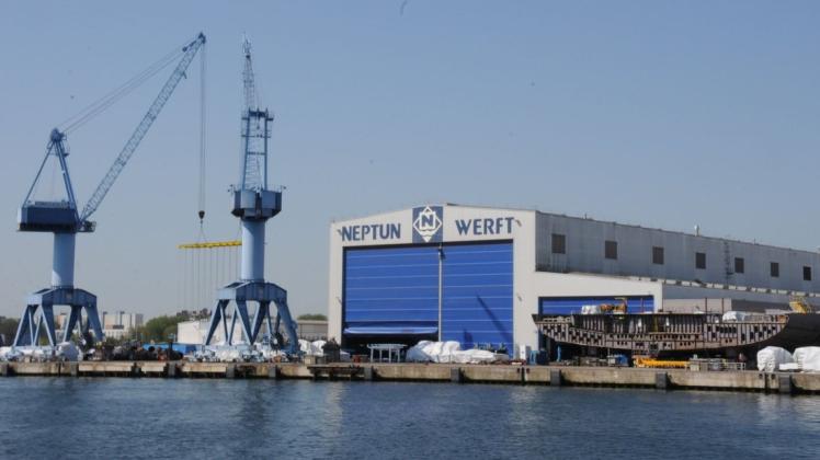 Die Neptun Werft in Rostock-Warnemünde sieht sich für die kommenden Jahre mit reduzierter Belegschaft gut ausgelastet (Archivbild).