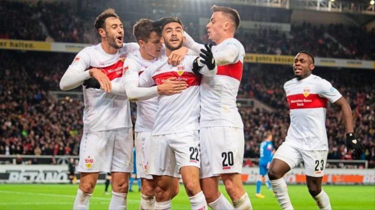 Die Stuttgarter Spieler feiern das 2:0 gegen Heidenheim. Die Stuttgarter Spieler feiern das 2:0 gegen Heidenheim.