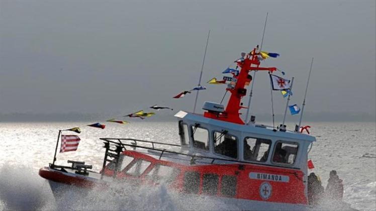 Seenotrettungsboot der Deutschen Gesellschaft zur Rettung Schiffbrüchiger (DGzRS) auf der Ostsee. 