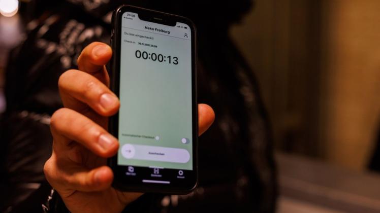 Die Luca-App ist auf Millionen von Smartphones im Einsatz, doch ihr Nutzen ist seit Monaten umstritten.