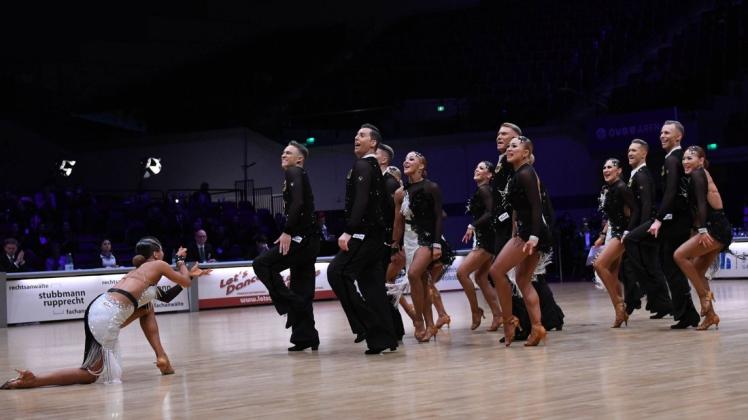 Heimspiel für den Weltmeister: Die Lateinformation von Grün-Gold Bremen tritt zum Bundesliga-Wettkampf in der Halle 7 an. Dort wird auch ein Turnier mit der Landesligaformation des TSZ Delmenhorst ausgetragen. Heimspiel für den Weltmeister: Die Lateinformation von Grün-Gold Bremen tritt zum Bundesliga-Wettkampf in der Halle 7 an. Dort wird auch ein Turnier mit der Landesligaformation des TSZ Delmenhorst ausgetragen.