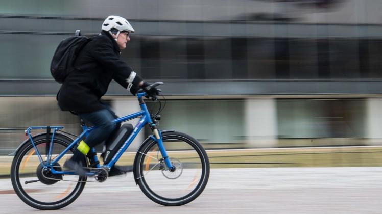 Im vergangenen Jahr wurden bundesweit und auch in Delmenhorst sowie in den Landkreisen Wesermarsch und Oldenburg mehr Verkehrsunfälle mit Radfahrern gezählt. Foto: Sebastian Gollnow/dpa Im vergangenen Jahr wurden bundesweit und auch in Delmenhorst sowie in den Landkreisen Wesermarsch und Oldenburg mehr Verkehrsunfälle mit Radfahrern gezählt. Foto: Sebastian Gollnow/dpa