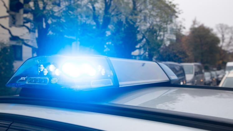 Die Bremer Polizei warnt vor Betrügern, die sich als Mitarbeiter eines Mobilfunkdienstes ausgeben. 
