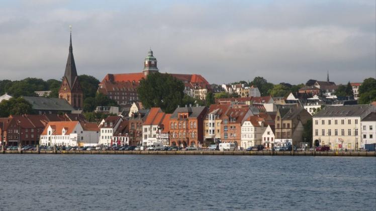 Blick auf die Flensburger Stadtkulisse.