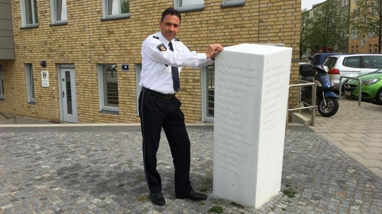 Der Leiter der Rostocker Polizeiinspektion, Michael Ebert, verlässt nach zwölf Jahren die Hansestadt in Richtung Neubrandenburg.