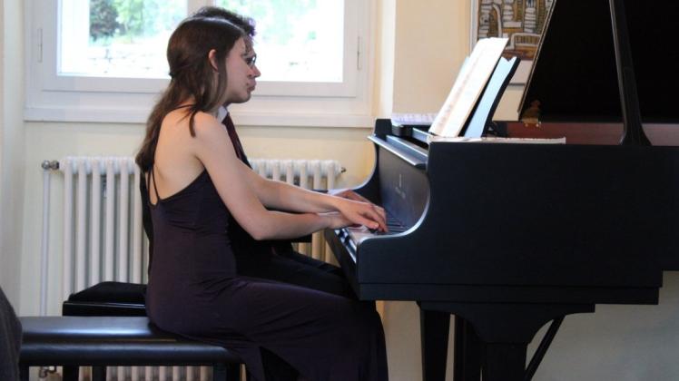 Julia Polinskaja und Arash Rokni begeisterten als Klavierduo Noema im Ruller Haus. Foto: Dominik Lapp