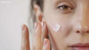 Abgelaufene Kosmetika: Wie lange hält sich meine Hautcreme?
