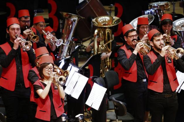 Als Kosaken verkleidet: Die Brass Band Blechklang aus Jena. Foto: Ulrich Richter Als Kosaken verkleidet: Die Brass Band Blechklang aus Jena. Foto: Ulrich Richter