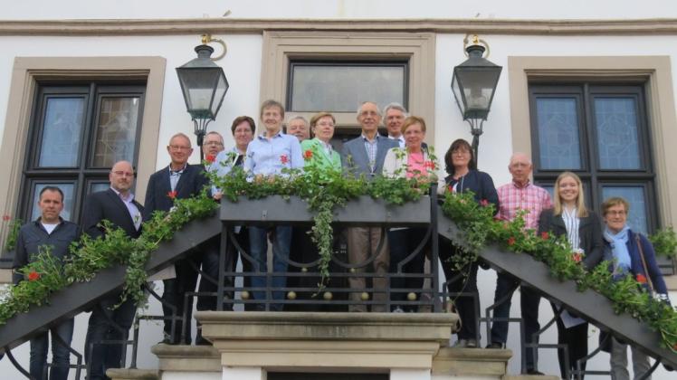 Zwölf Jubilare des Deutschen Sportabzeichens ehrten die Stadt Lingen und der Kreissportbund Emsland. Foto: Stadt Lingen