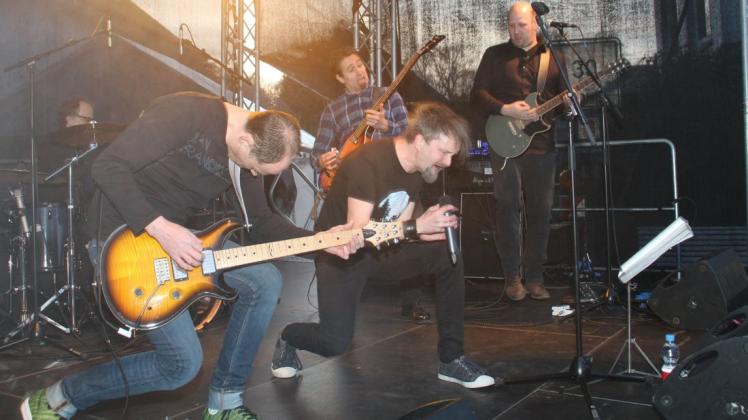 Die Rockband CharMana aus Lengerich ist wie alle Bands mit Coverversionen bekannter Songs vertreten. 